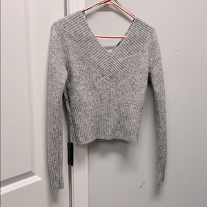 H&M v neck front and back knitwear